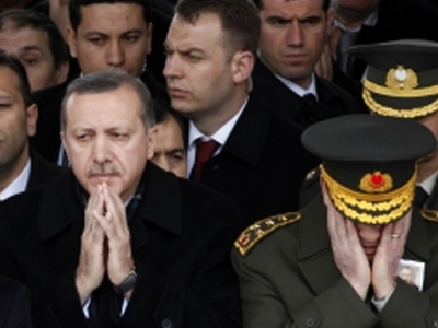 Τρεις σε διαθεσιμότητα για τη «Βαριοπούλα»